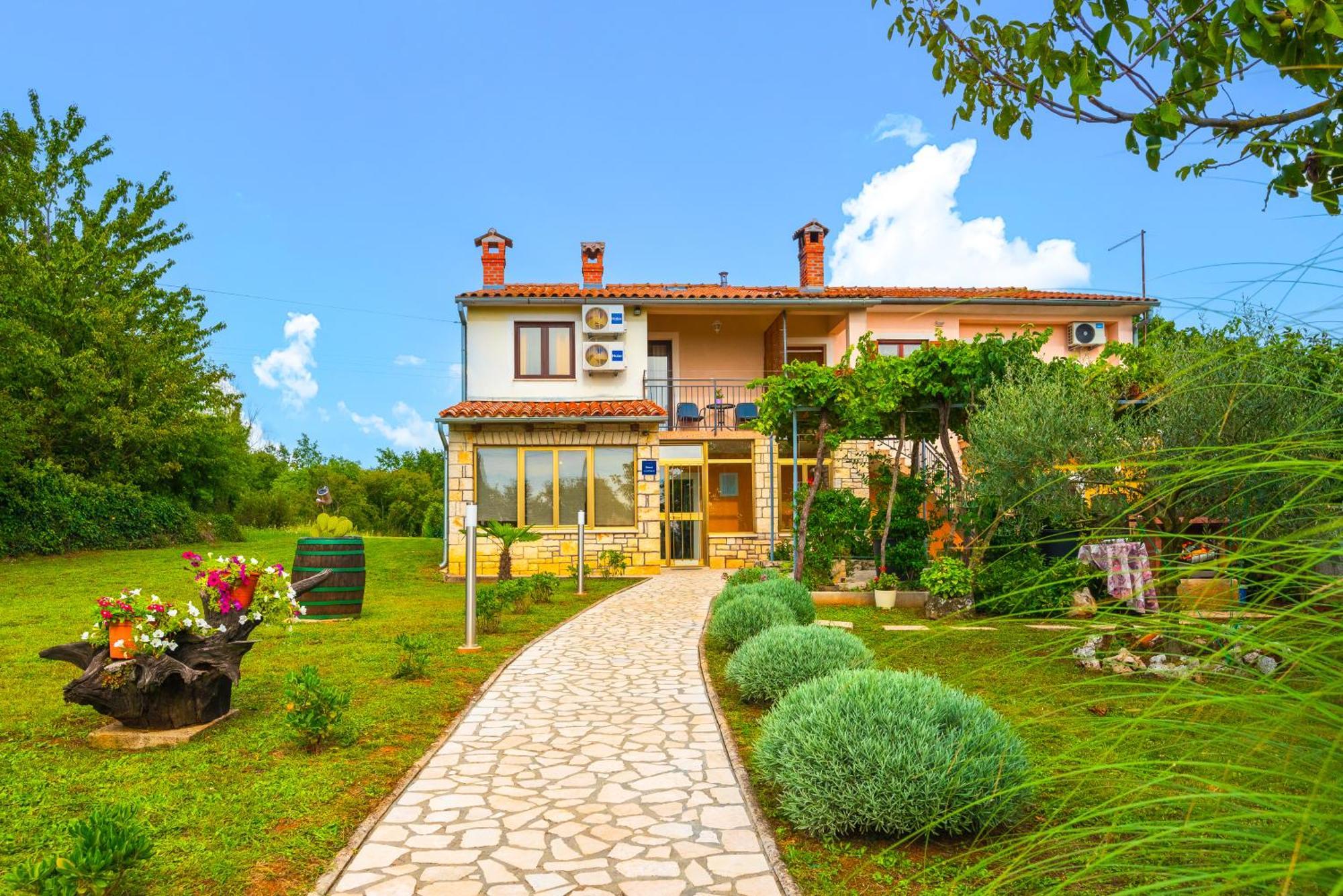Holiday Apartment Ariella Krizanici Exterior foto